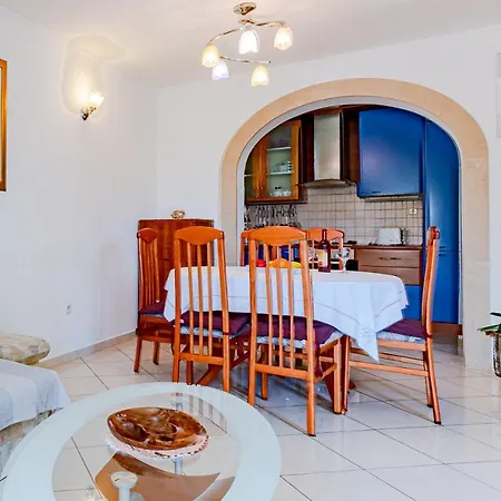 Apartment Ruzica *
