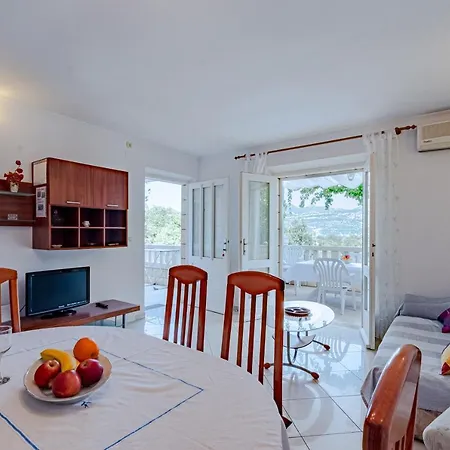 Apartment Ruzica Zrnovo