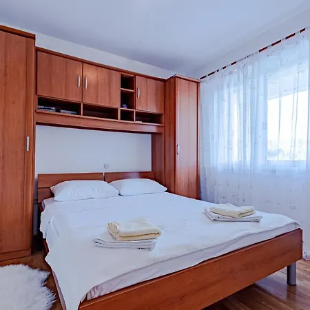 Apartment Ruzica Zrnovo