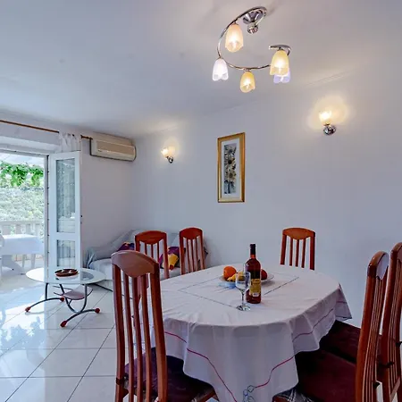 Ruzica アパート *